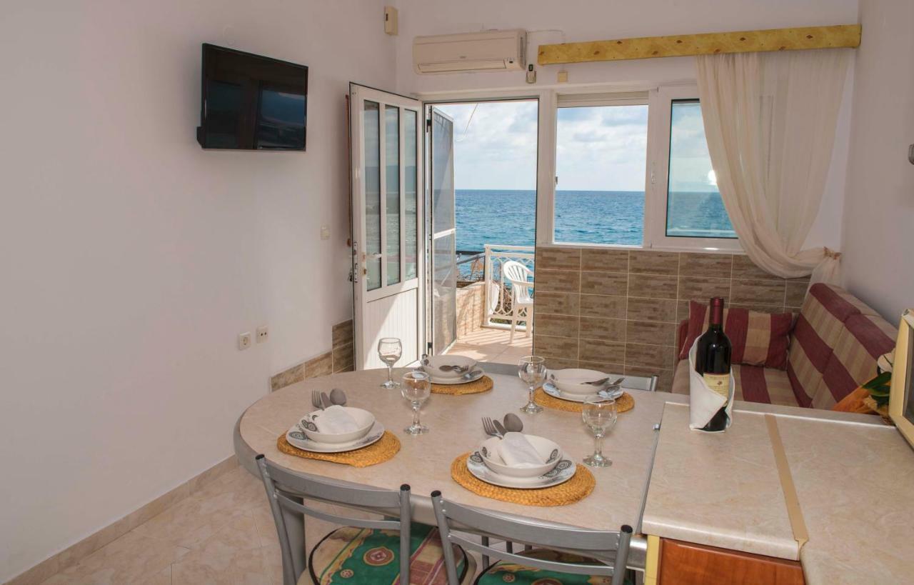 דירות האראקי Chara'S Sea View House מראה חיצוני תמונה