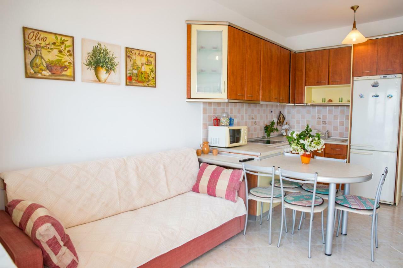 דירות האראקי Chara'S Sea View House מראה חיצוני תמונה