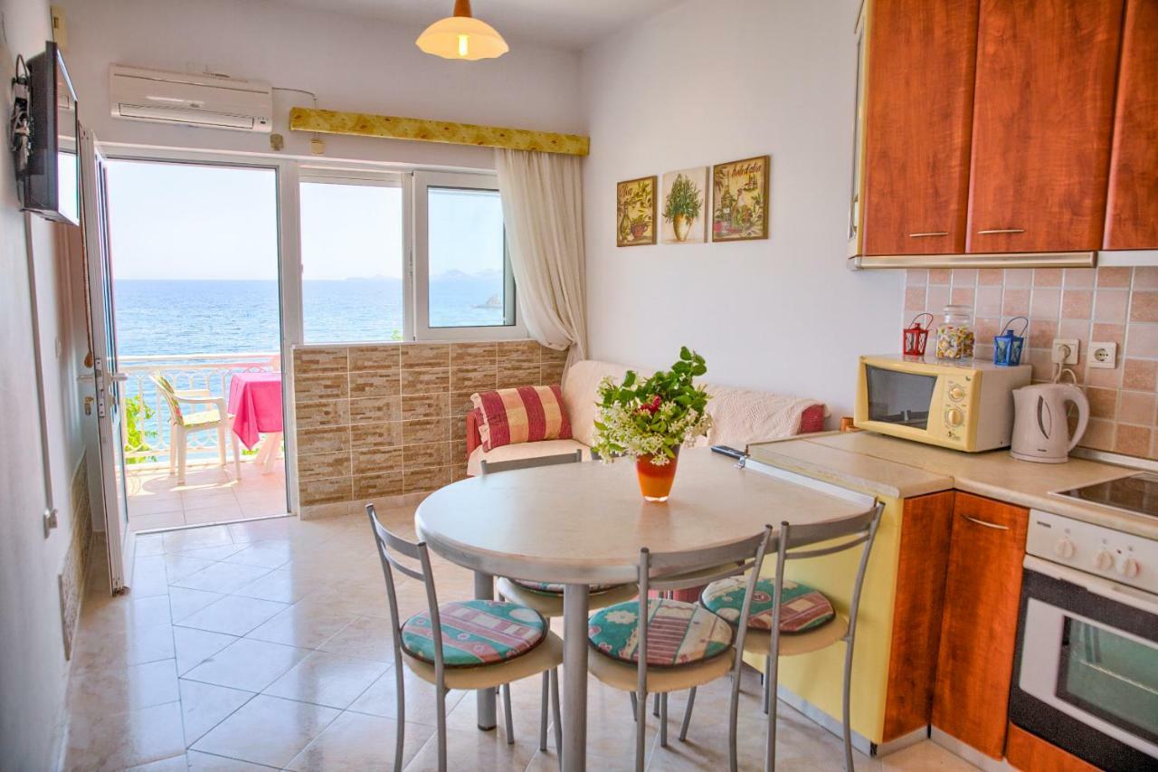 דירות האראקי Chara'S Sea View House מראה חיצוני תמונה