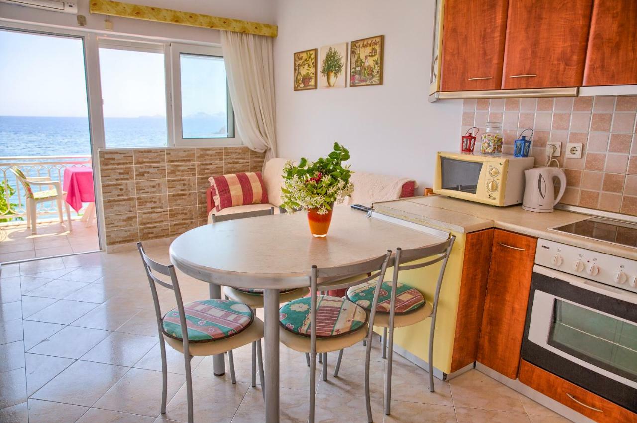 דירות האראקי Chara'S Sea View House מראה חיצוני תמונה