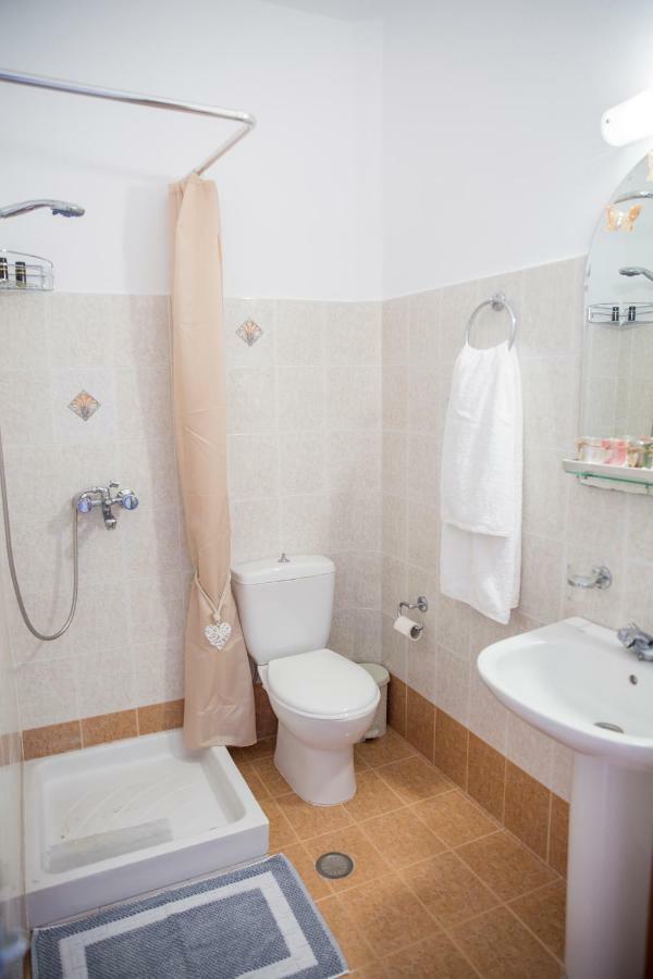 דירות האראקי Chara'S Sea View House מראה חיצוני תמונה